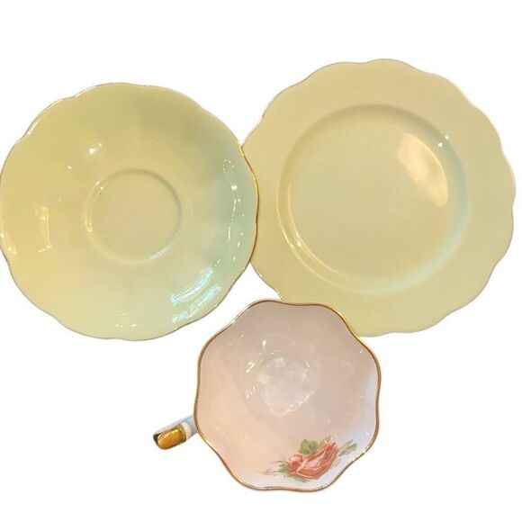 Vintage Queen Anne Fine Bone China Teacup, Saucer, & Tea Plate Trio Pastel green - Picture 2 of 8